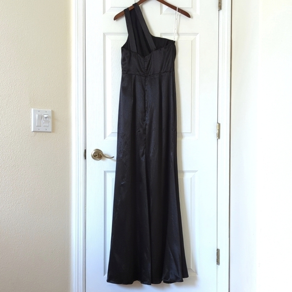 Lulu's On the Guest List Satin One-Shoulder Formal A-Line Maxi Dress Black Small - Picture 11 of 16